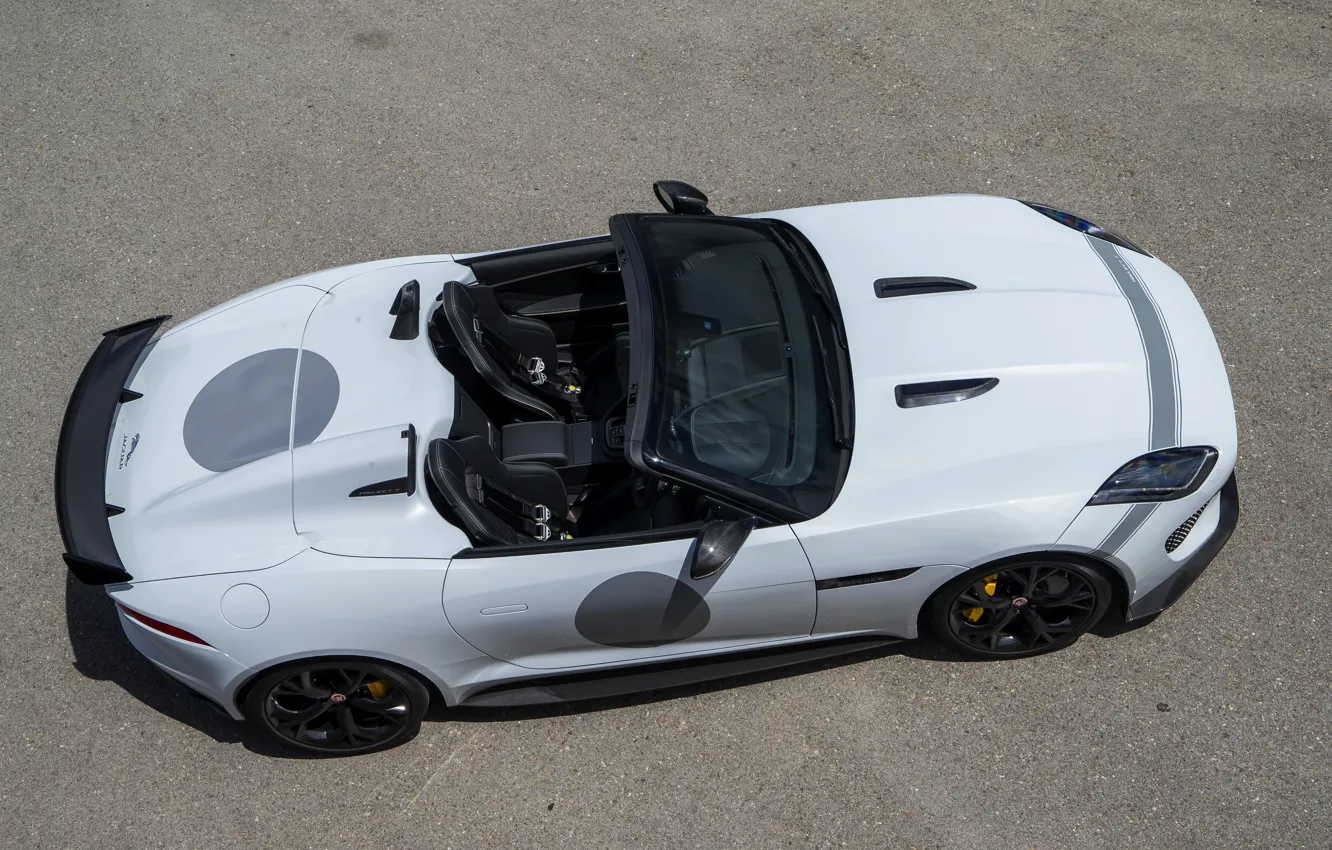 Фото обои белый, Jaguar, дуга, капот, сверху, салон, антикрыло, V8, горб, 575 л.с., 5.0 л., F-Type Project …