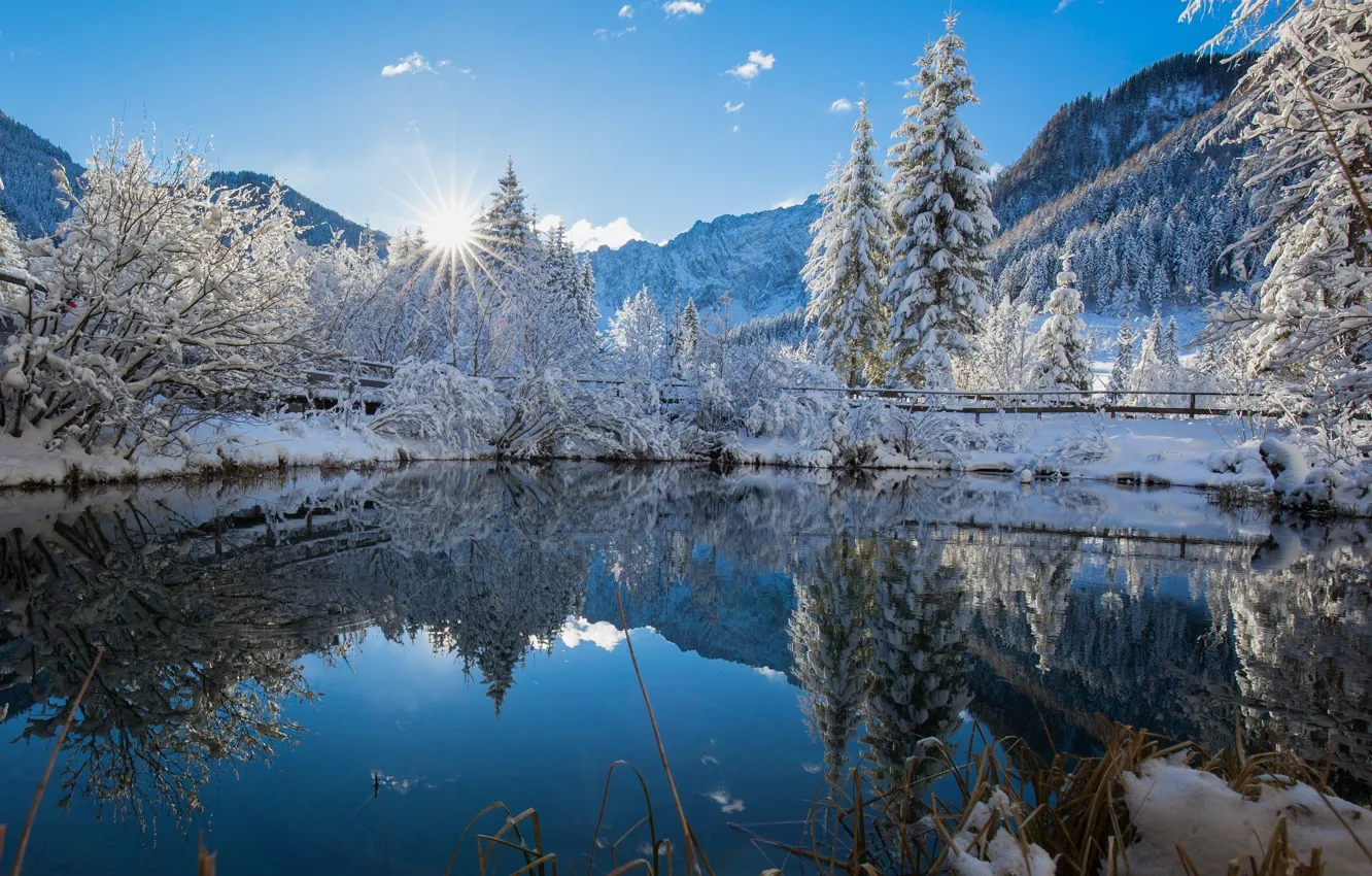 Зима горы солнце лес озеро