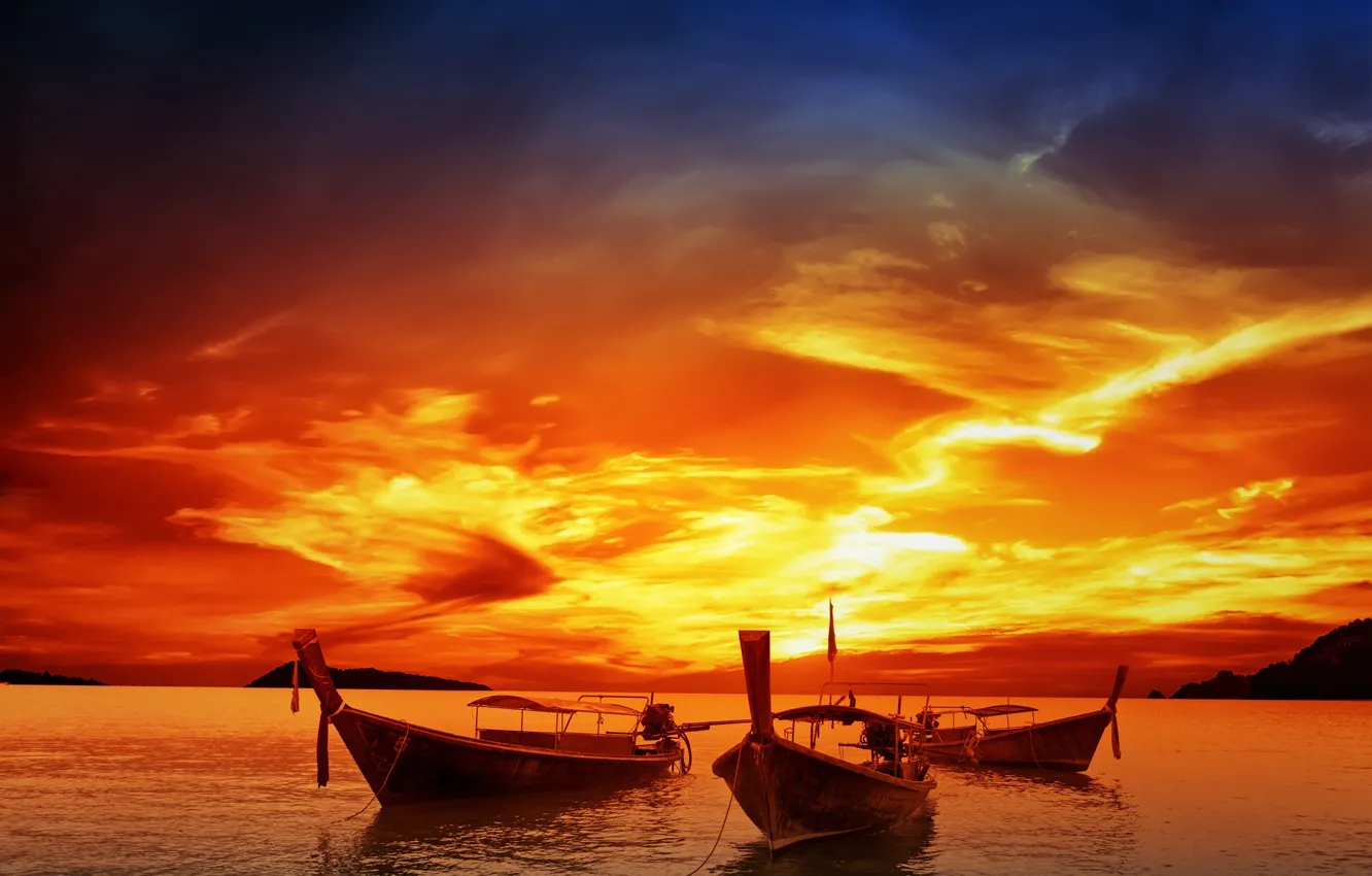 Фото обои небо, вода, закат, лодки