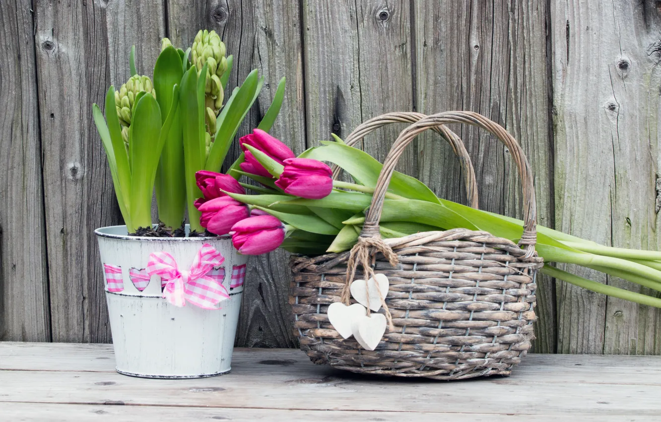 Фото обои цветы, букет, тюльпаны, корзинка, wood, flowers, romantic, hearts, tulips, spring, purple