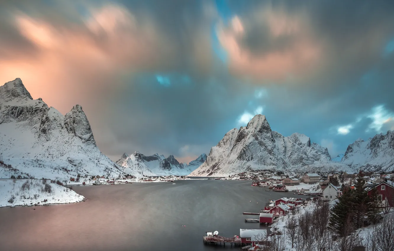 Фото обои зима, снег, горы, озеро, утро, Норвегия, поселок, фьорд