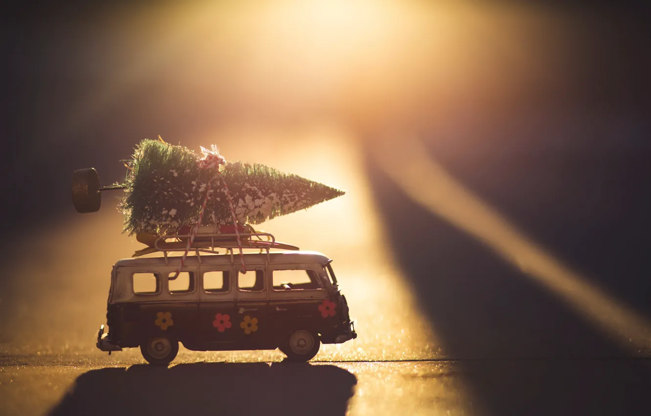 Фото обои праздник, игрушки, автобус, ёлка