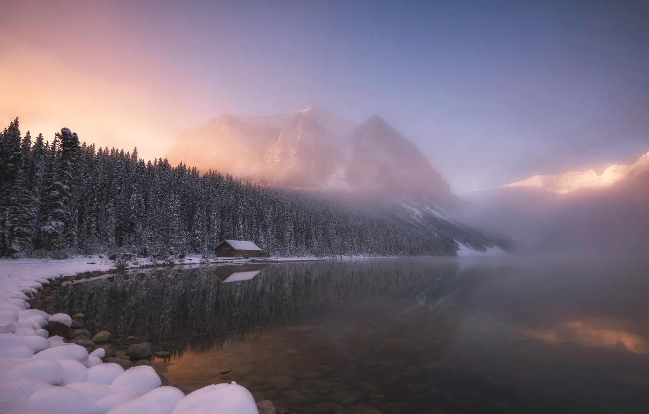 Фото обои зима, горы, озеро, дымка, домик