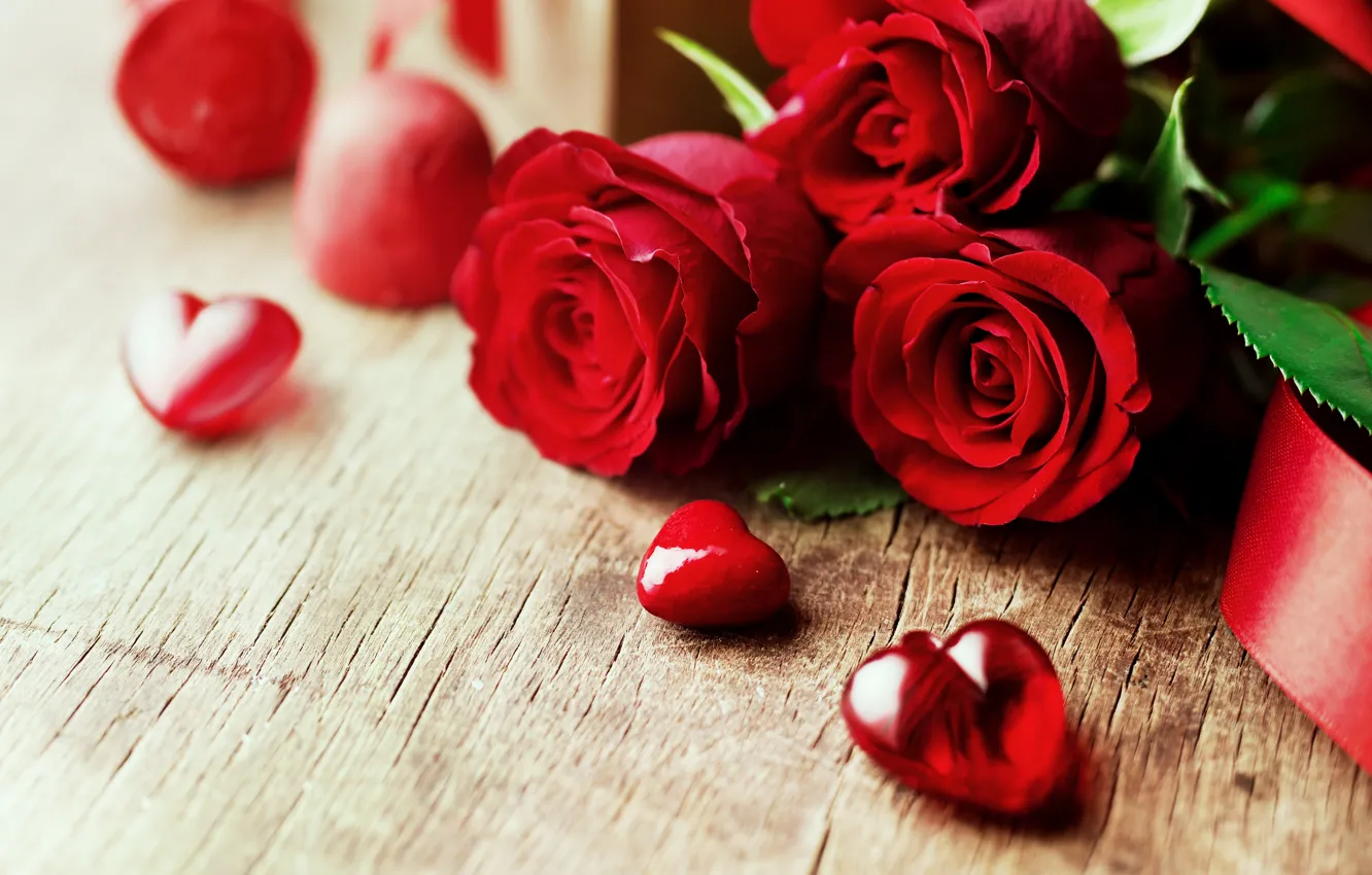 Фото обои любовь, цветы, розы, букет, сердечки, красные, red, love, wood, f...
